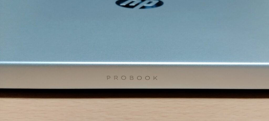 HP ProBook 465 G11 背面の刻印