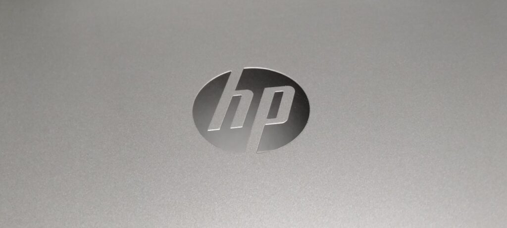 HP ProBook 465 G11 天板のロゴ