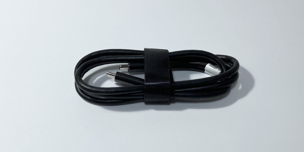 画像タイトル 付属のUSB Type-Cケーブル