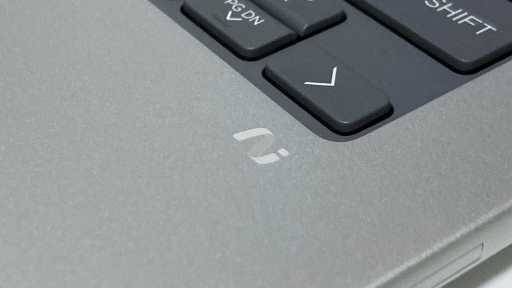 画像タイトル HP EliteBook 8 G1i 14 HP AI Helixロゴ