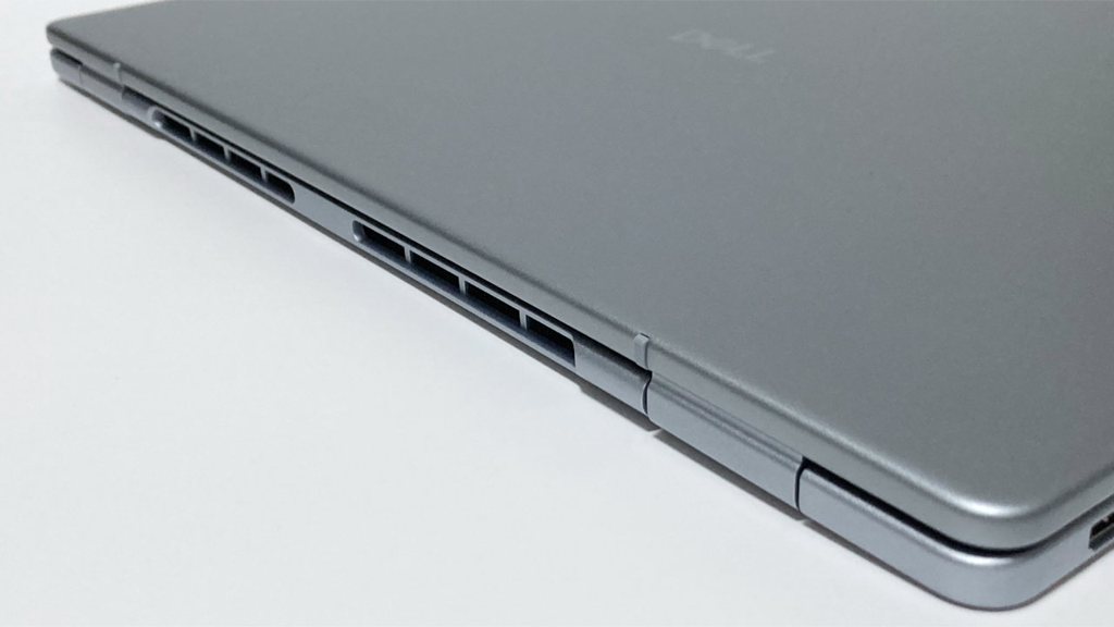 画像タイトル Dell 16 Plus DB16255 背面