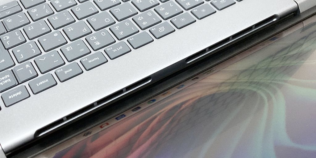 画像タイトル Dell 16 Plus DB16255 排気口