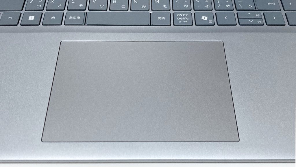 画像タイトル 大きめのタッチパッド